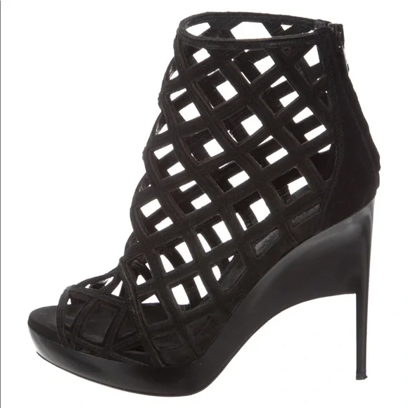 Authentic Burberry pumps - Picture 2 of 5